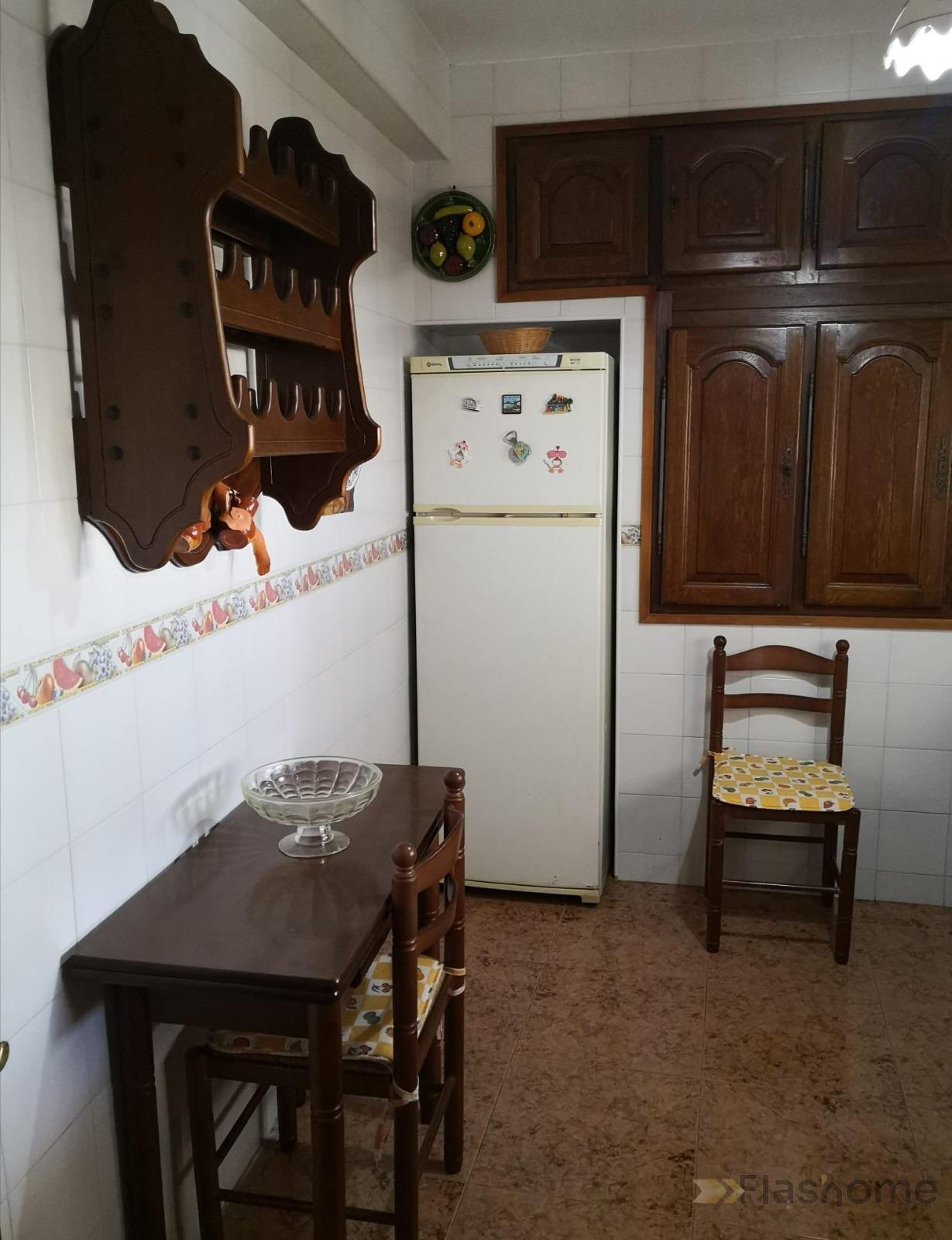 For sale of house in Valdelacalzada