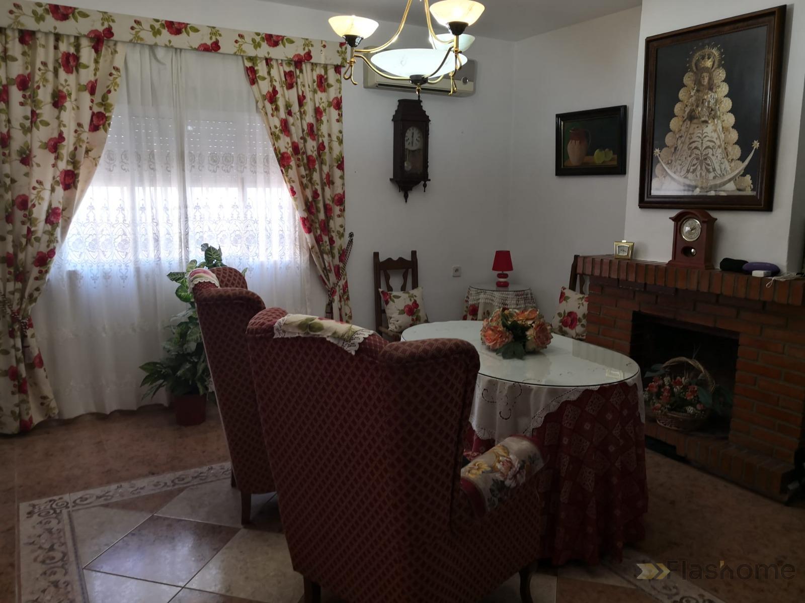 For sale of house in Valdelacalzada