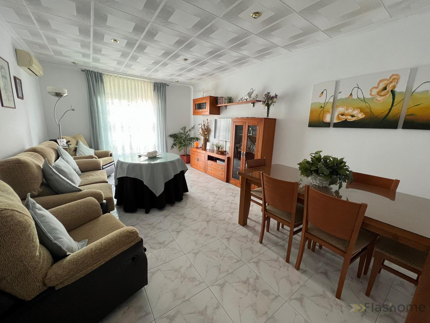 For sale of flat in Santa Amalia