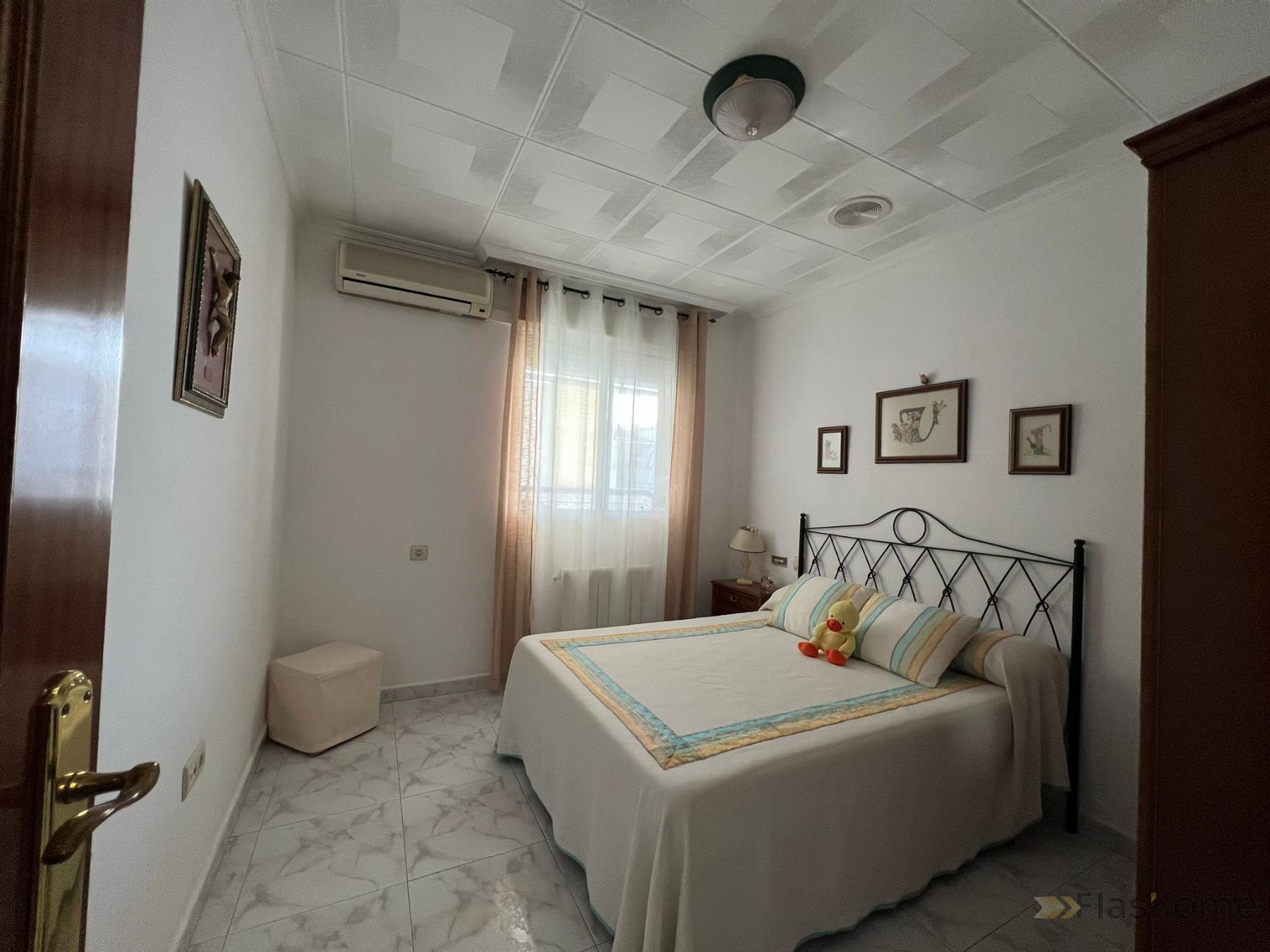 For sale of flat in Santa Amalia
