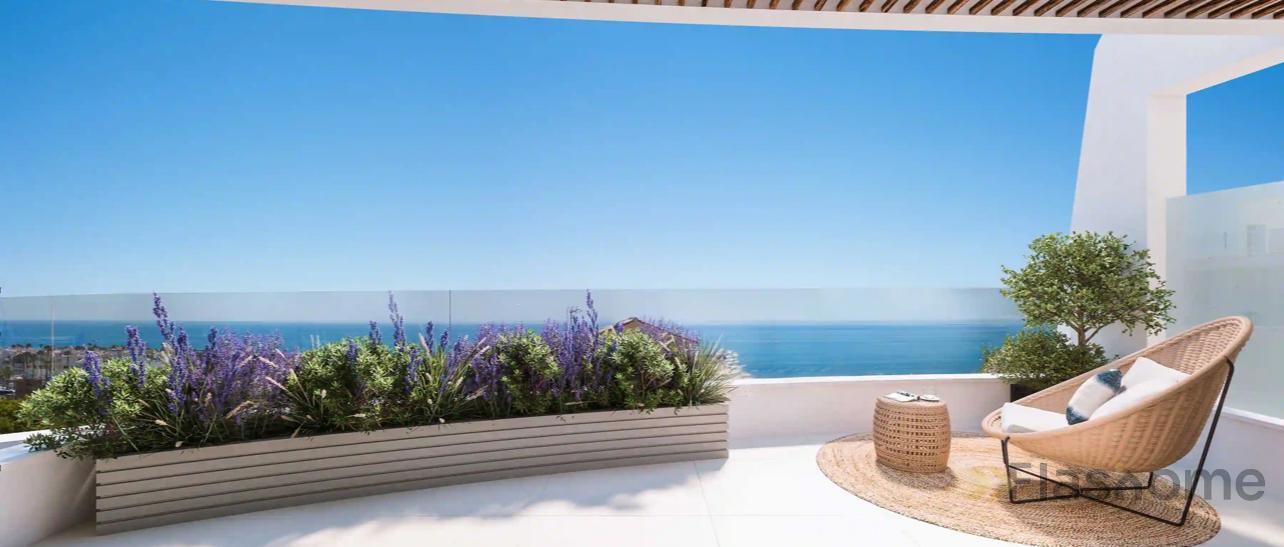 For sale of apartment in Benalmádena