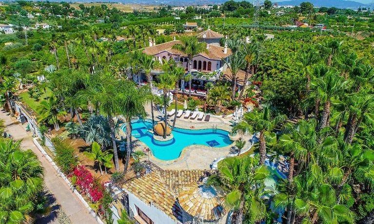 For sale of chalet in Alhaurín el Grande