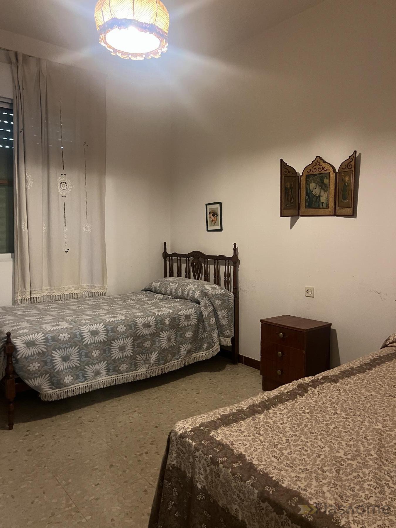 For sale of chalet in Don Benito