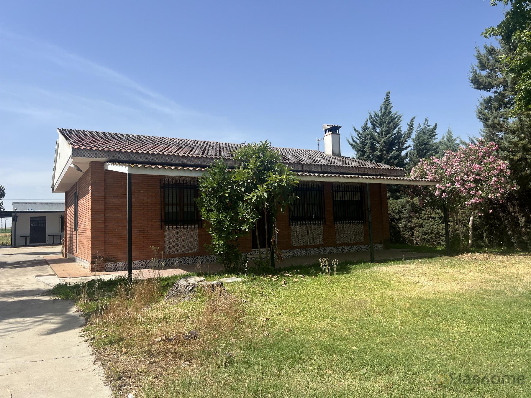 For sale of chalet in Don Benito