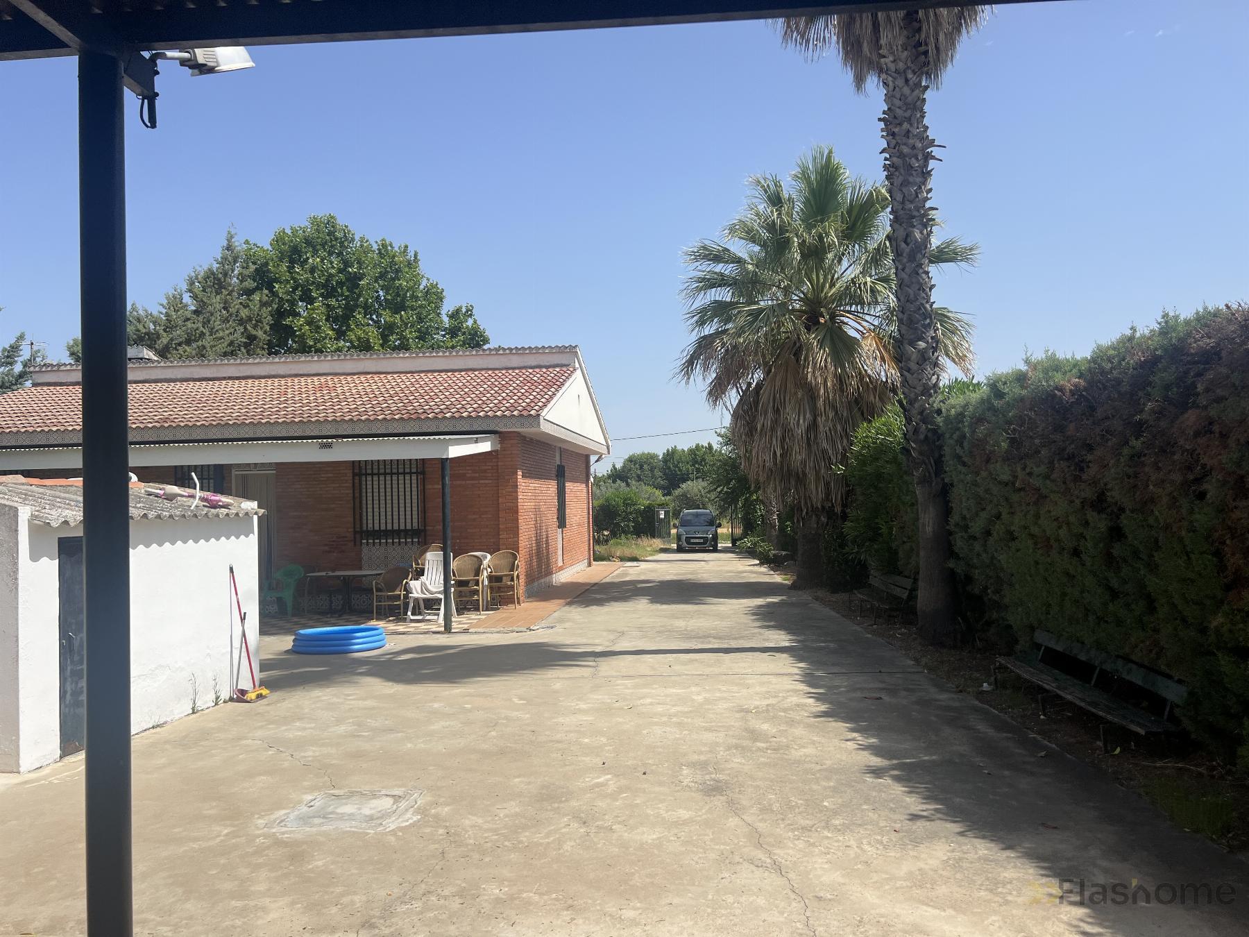 For sale of chalet in Don Benito
