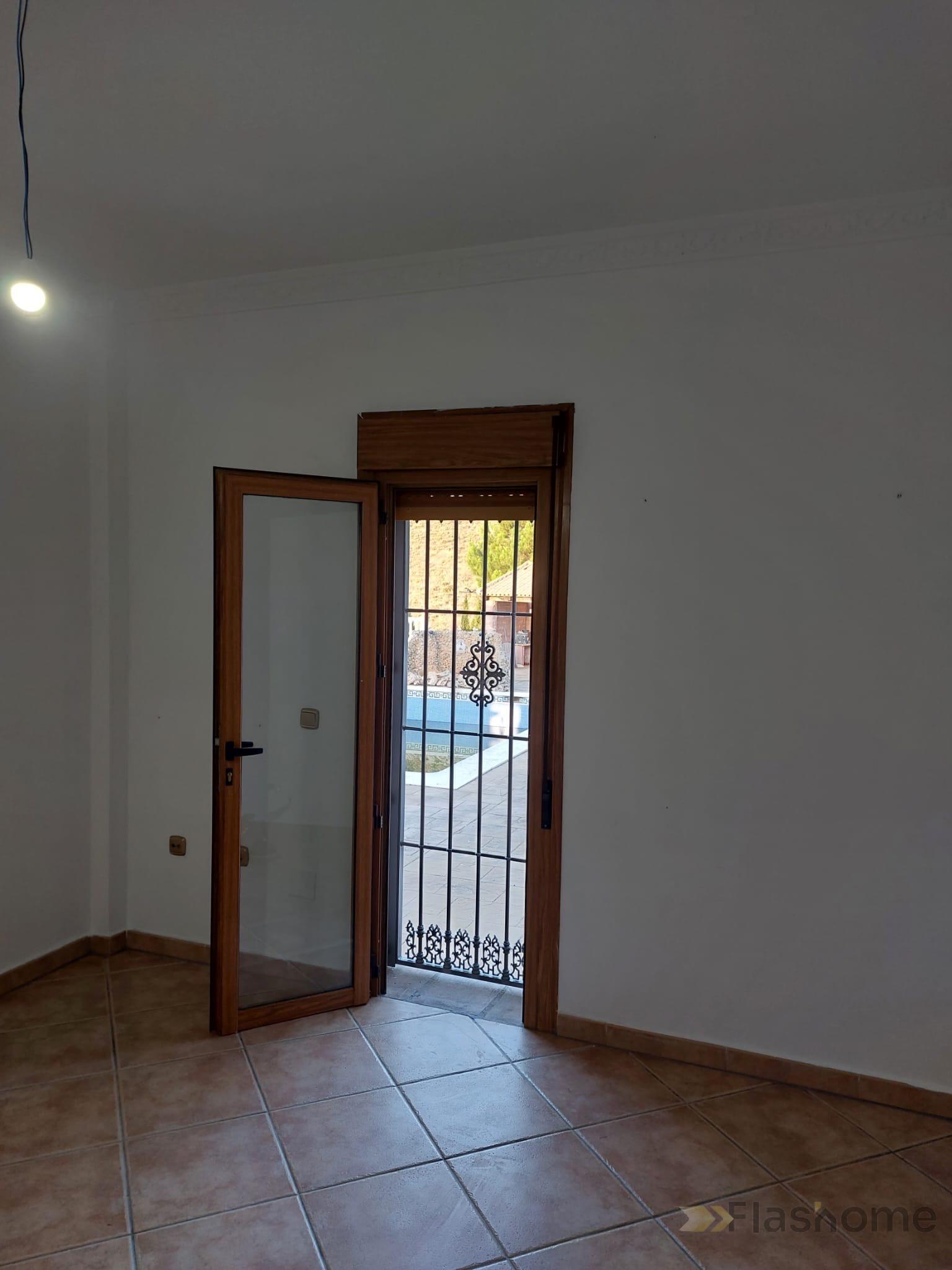 Venta de chalet en Sedella