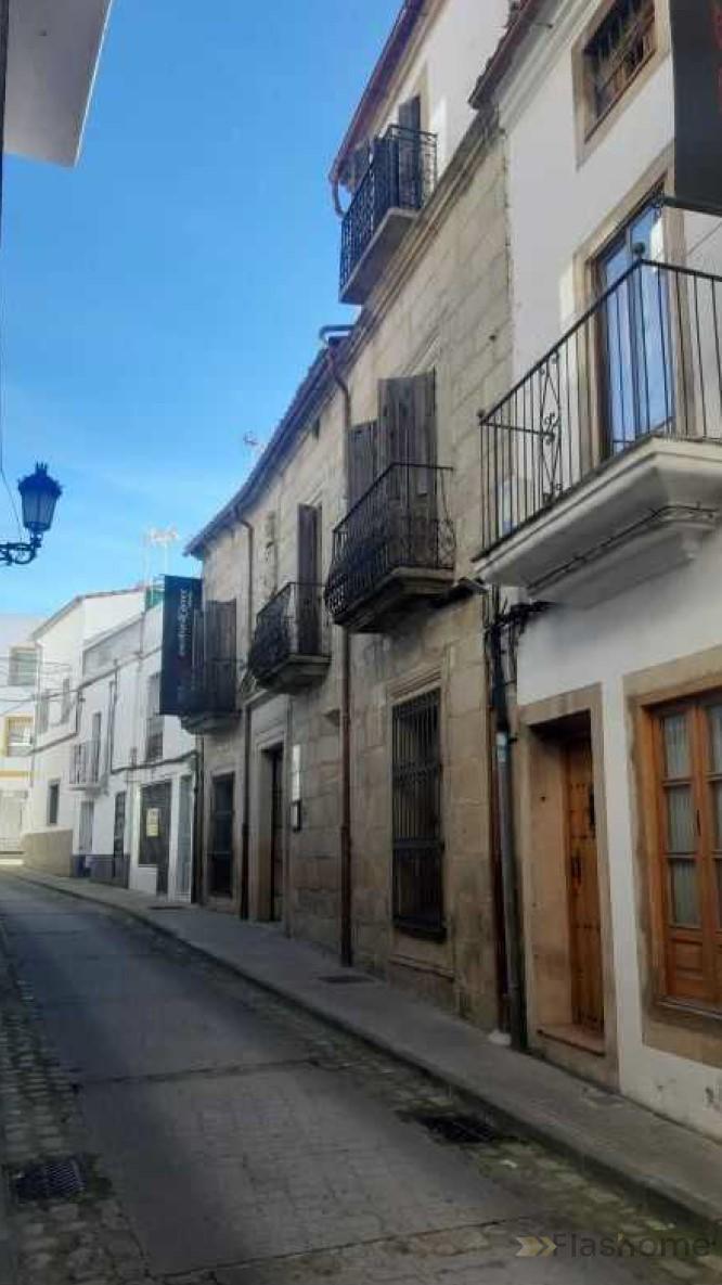 Venta de hotel en Valencia de Alcántara