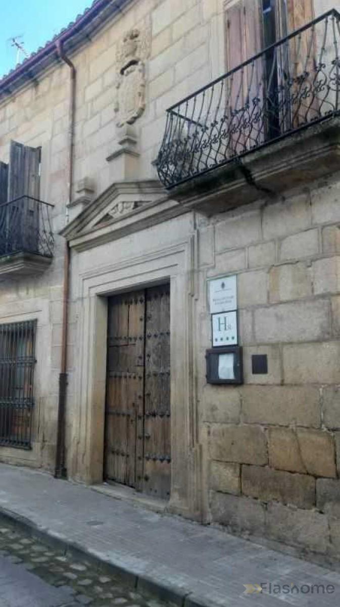 Venta de hotel en Valencia de Alcántara