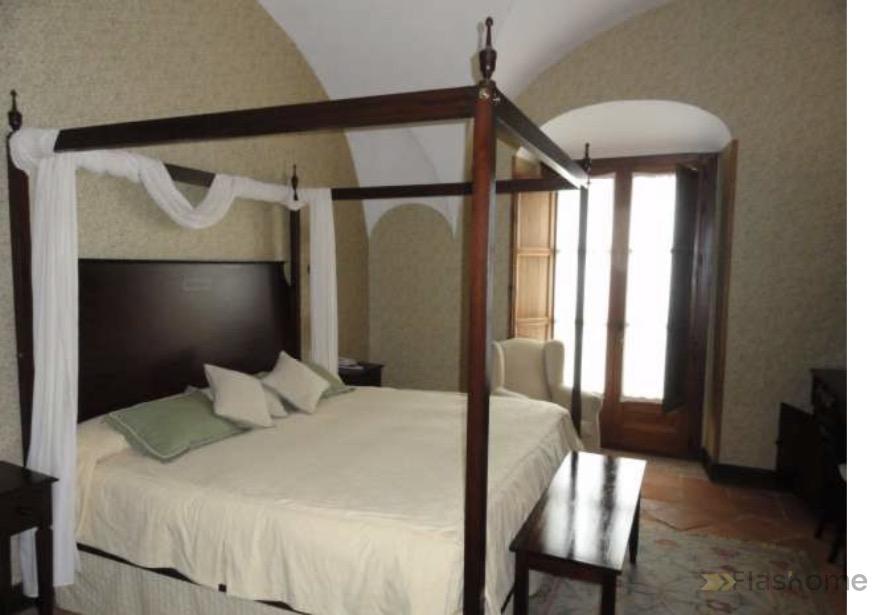 For sale of hotel in Valencia de Alcántara