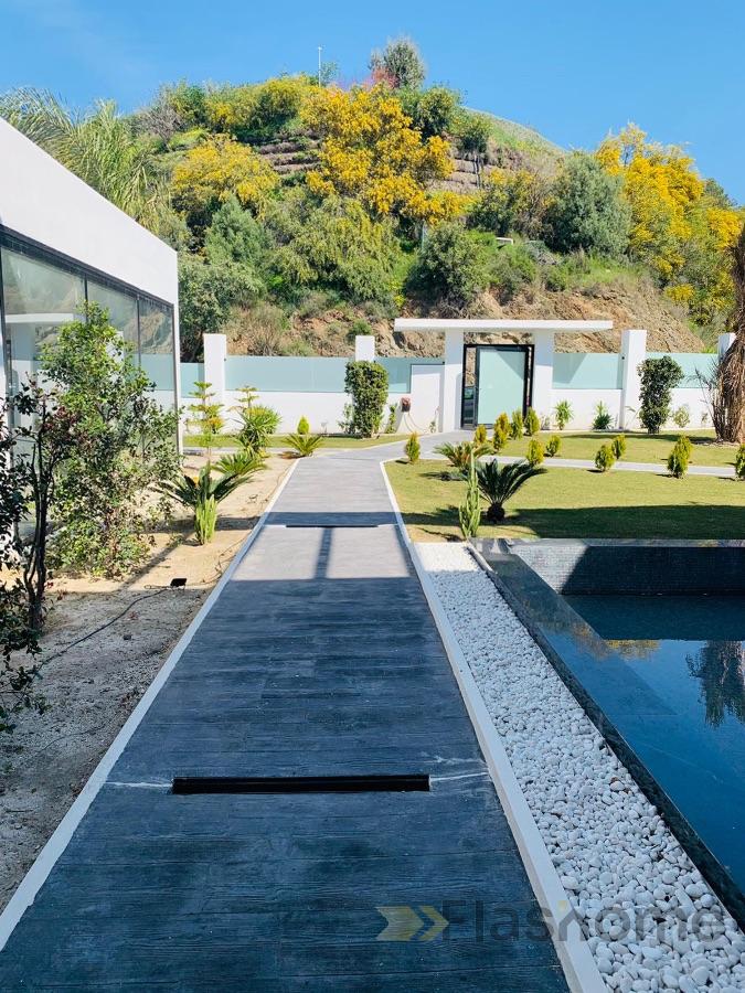 For sale of villa in Benahavís