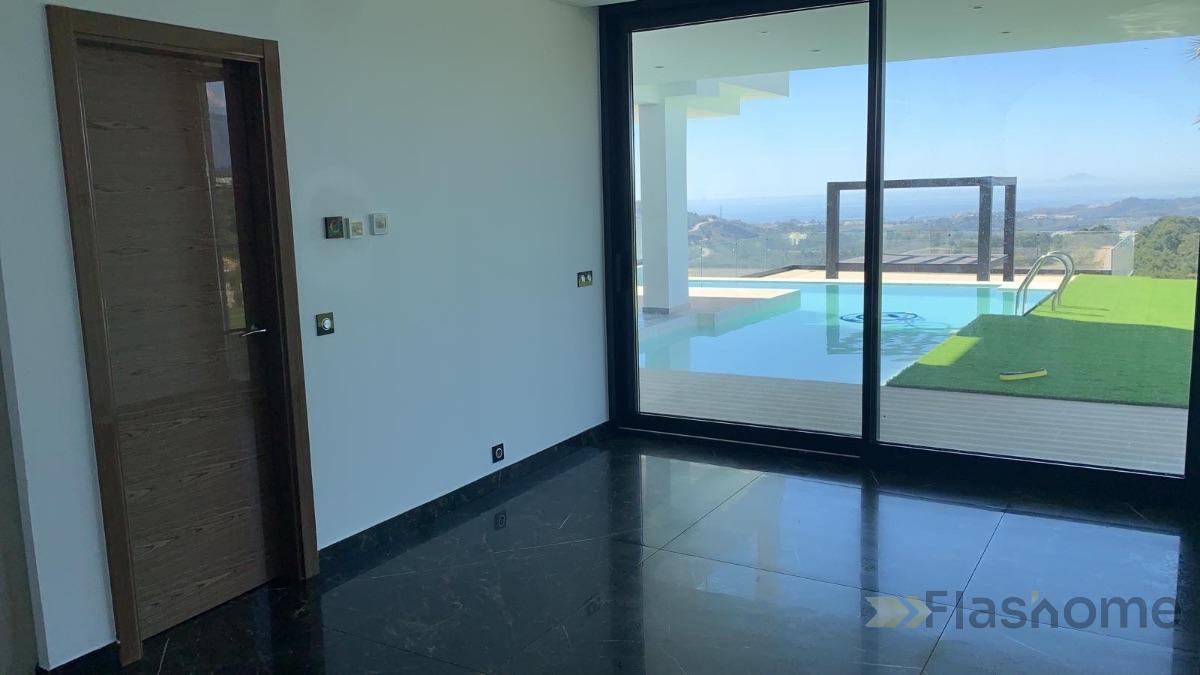 For sale of villa in Benahavís