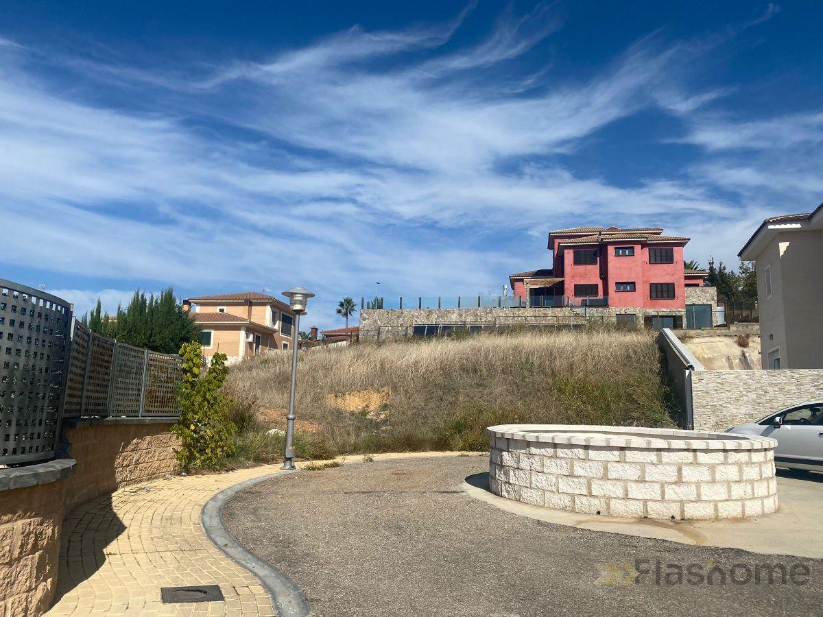 For sale of land in Badajoz