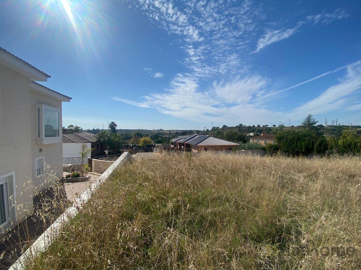 For sale of land in Badajoz