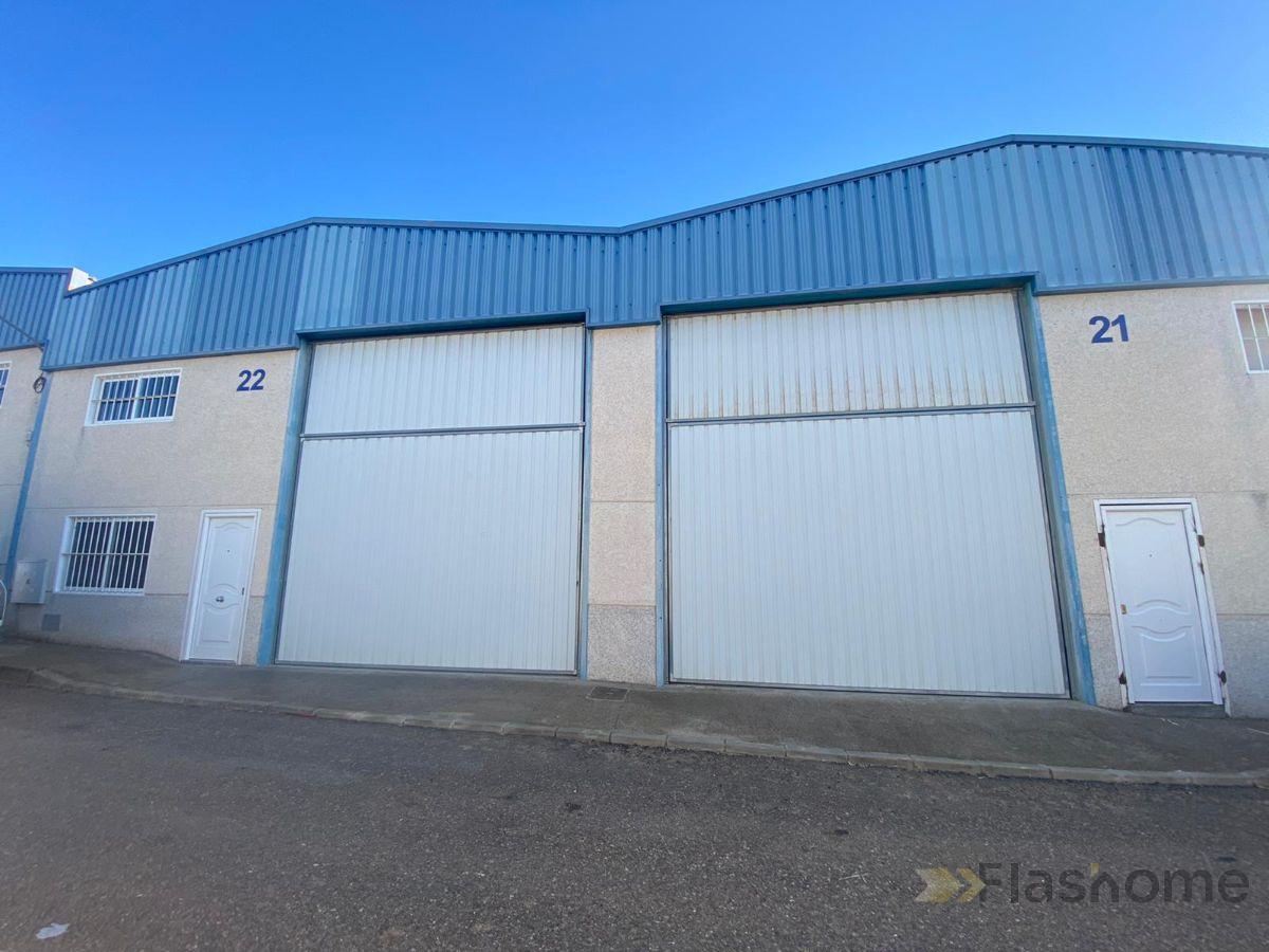 For sale of industrial plant/warehouse in Lobón