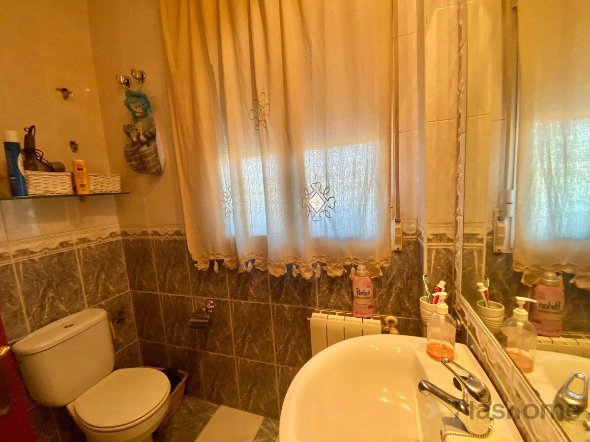 For sale of duplex in Santa Amalia