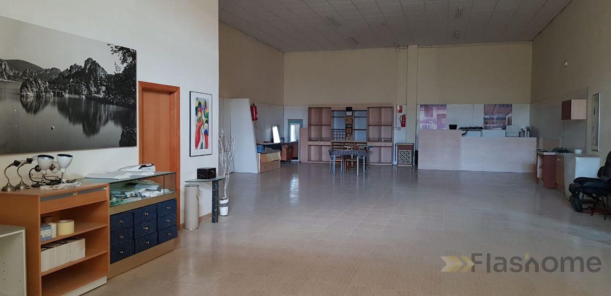 For sale of industrial plant/warehouse in Badajoz