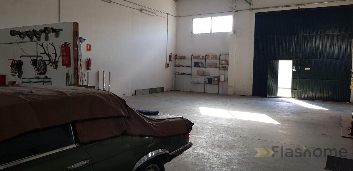 For sale of industrial plant/warehouse in Badajoz