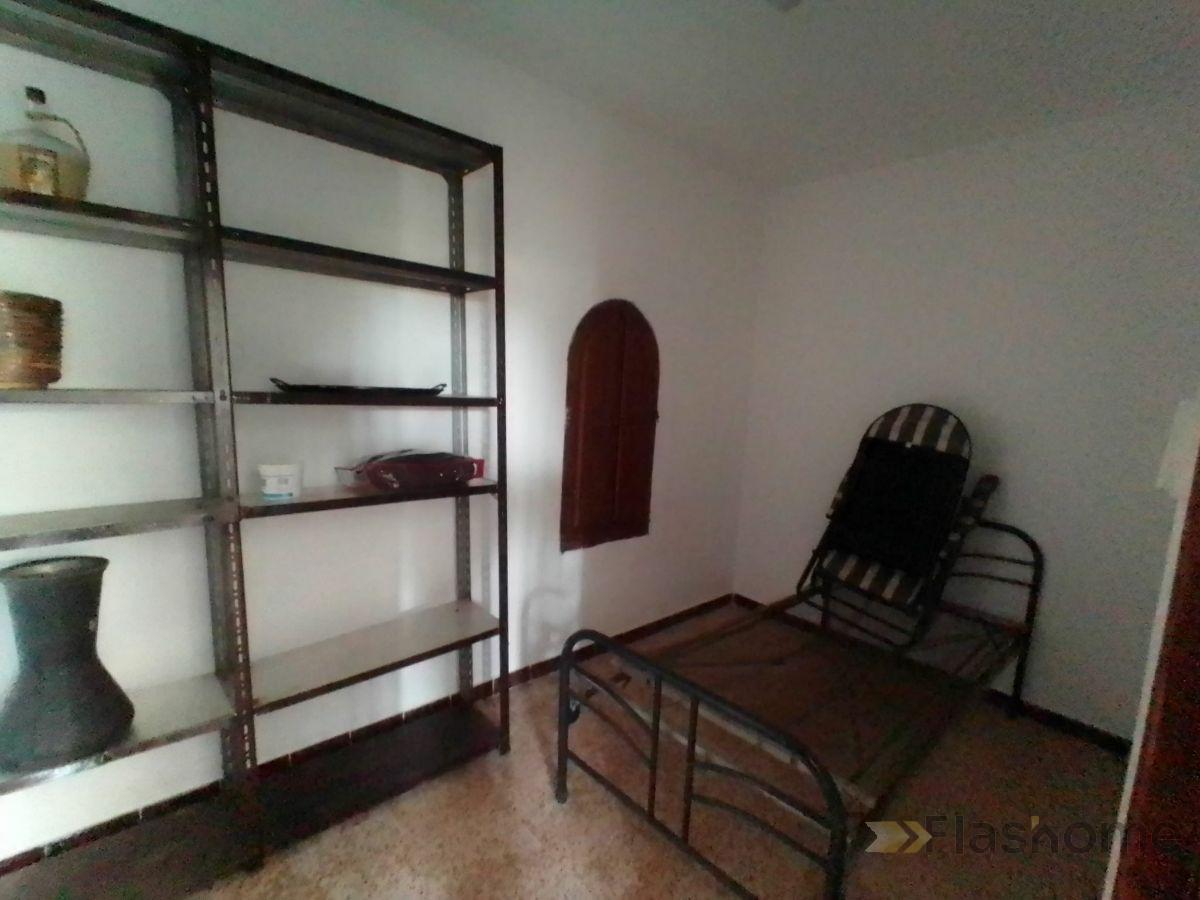 For sale of flat in Almendral