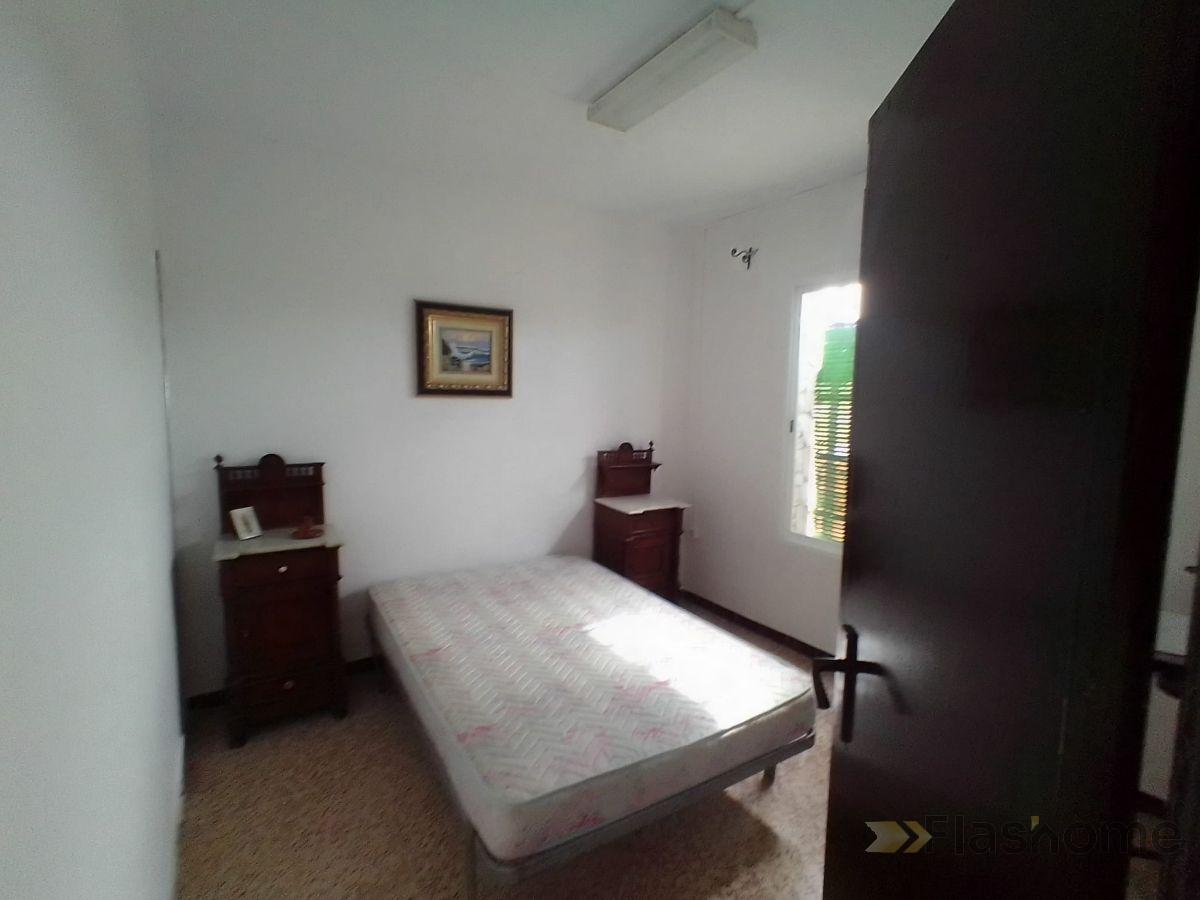 For sale of flat in Almendral