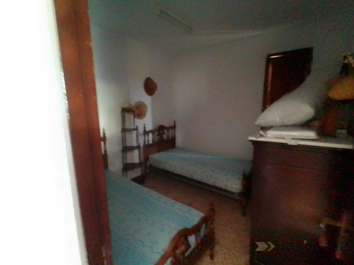For sale of flat in Almendral