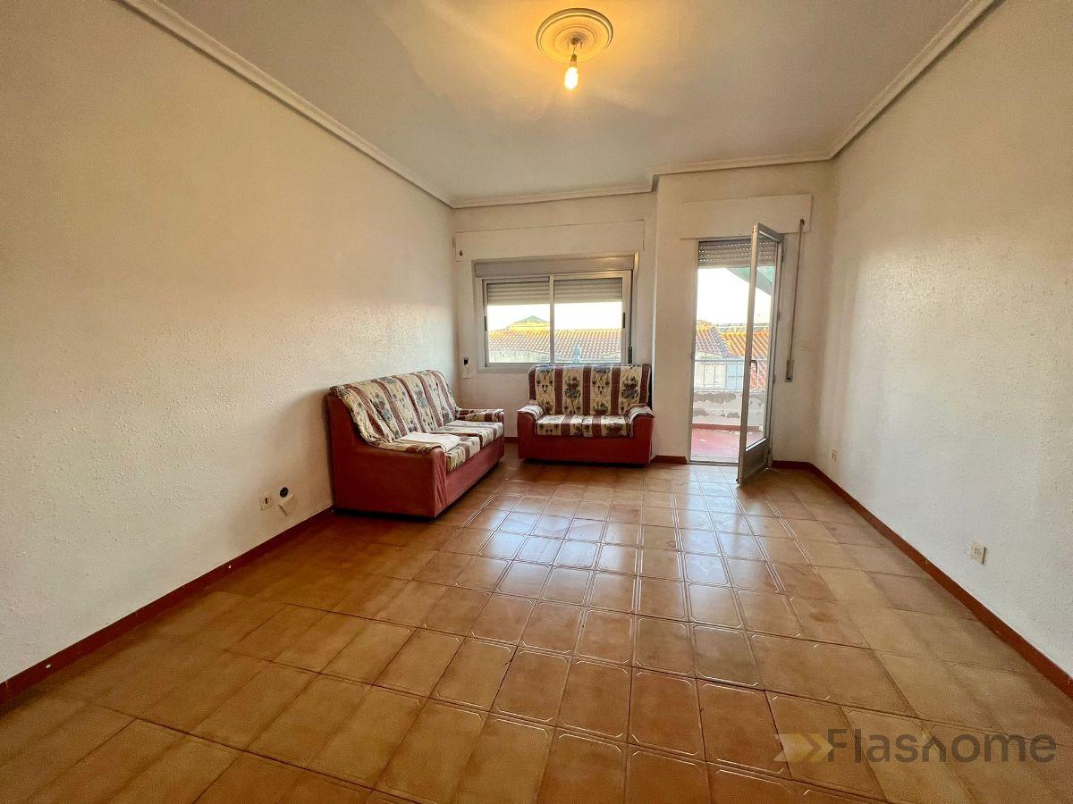 For sale of flat in Santa Amalia