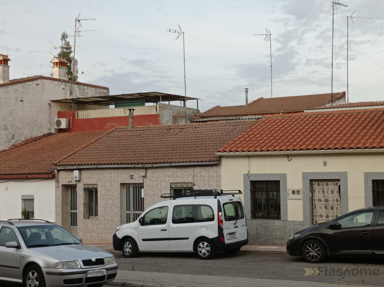 For sale of building in Cáceres