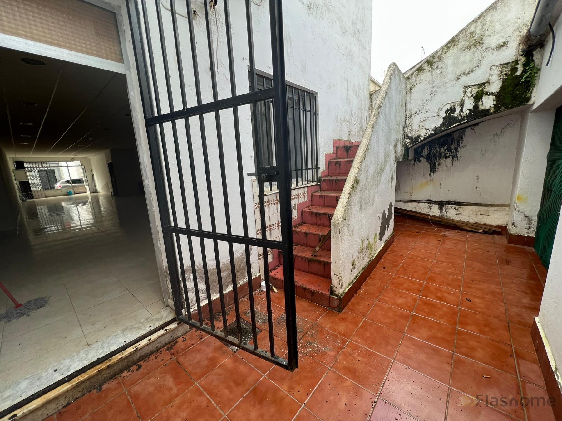 Venta de edificio en Santa Amalia