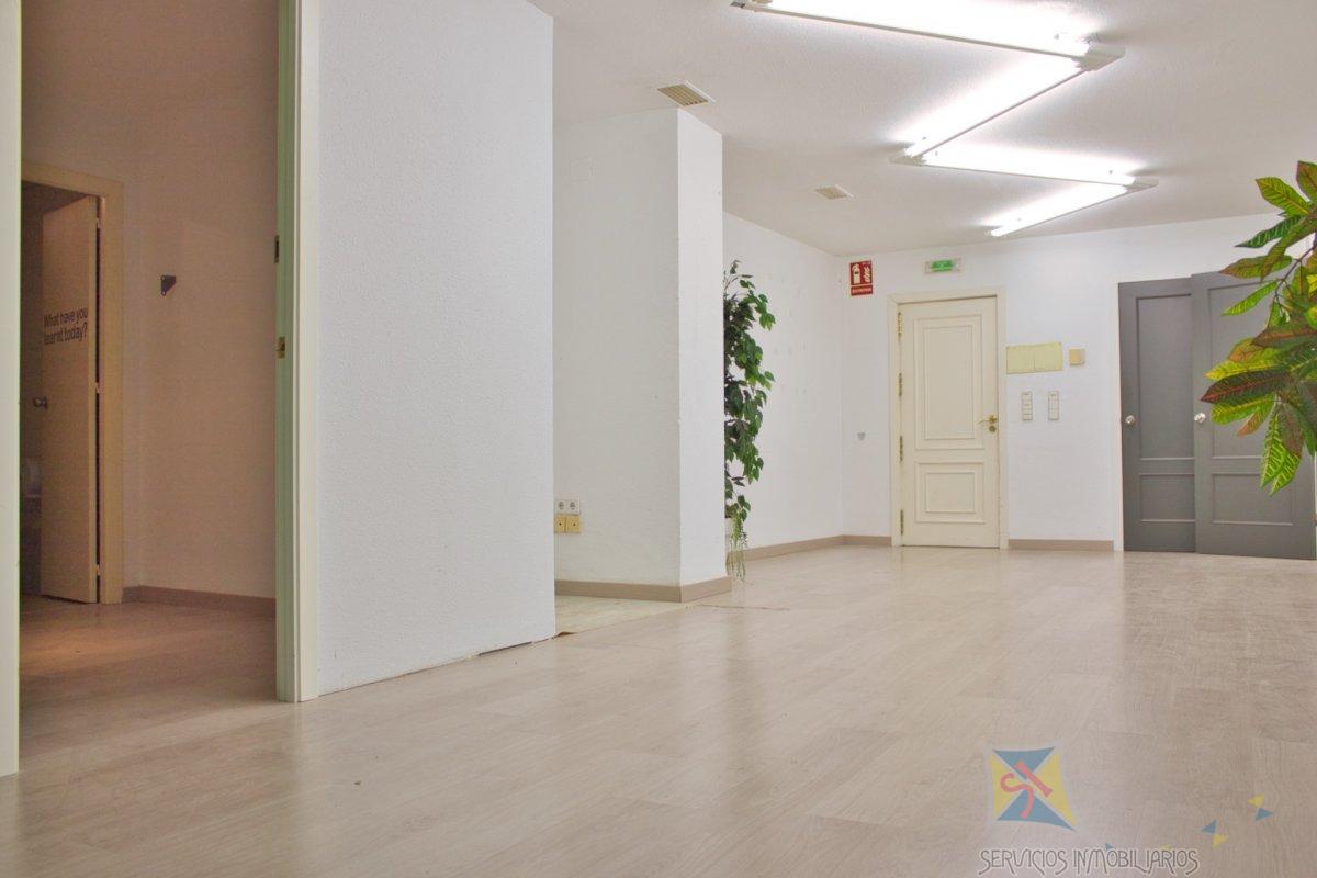 For sale of office in Córdoba