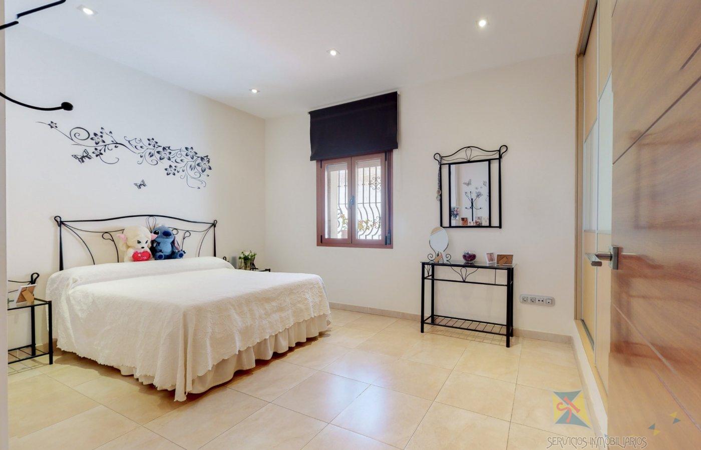 For sale of chalet in Benalmádena