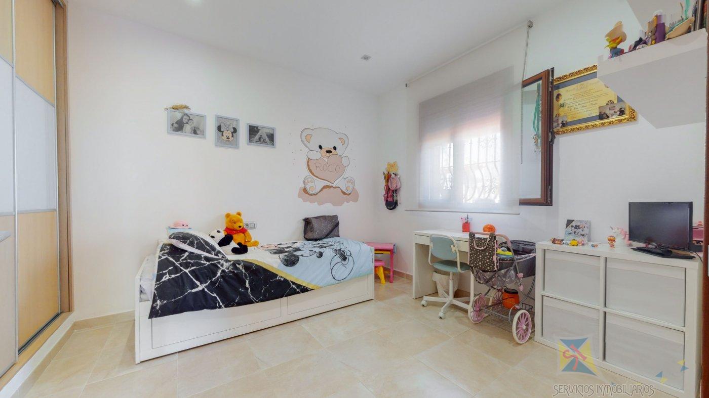For sale of chalet in Benalmádena
