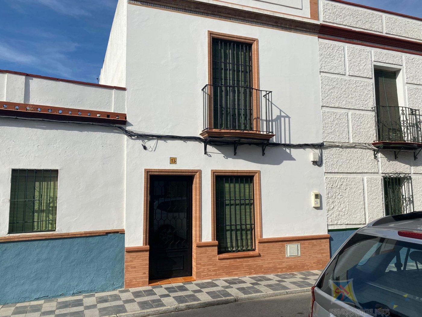 For sale of house in Los Palacios y Villafranca