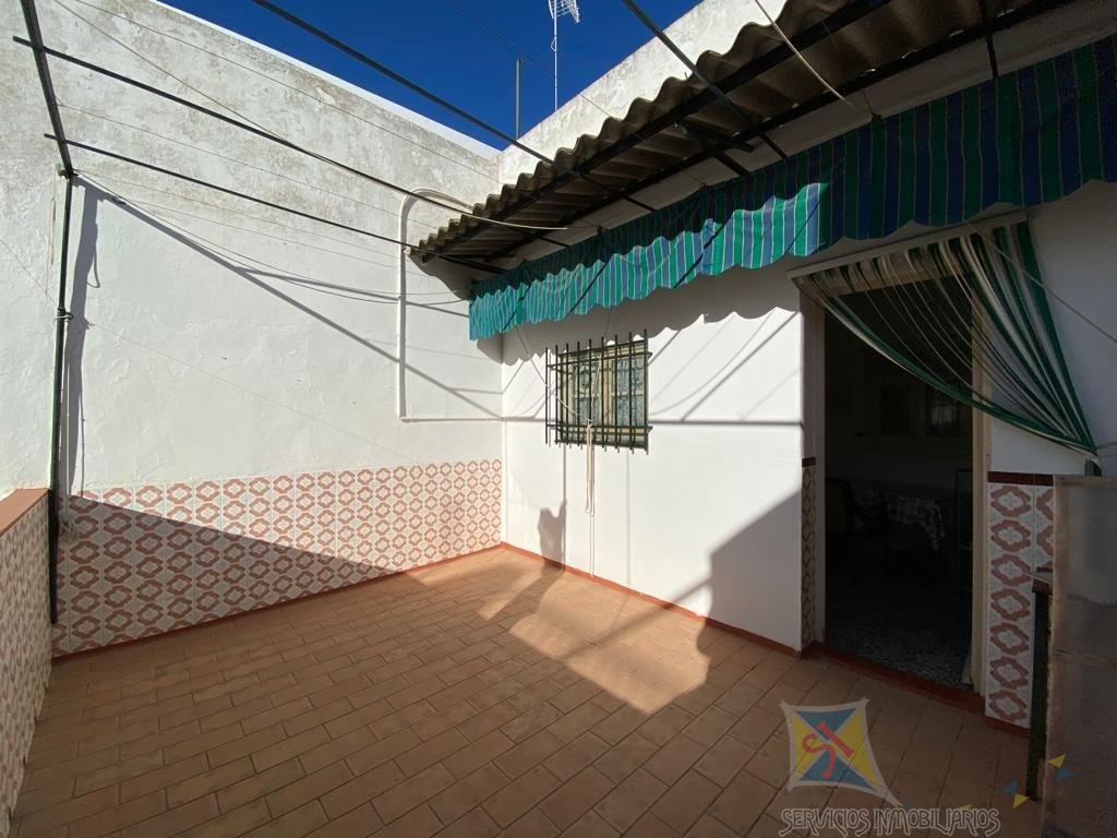 For sale of house in Los Palacios y Villafranca