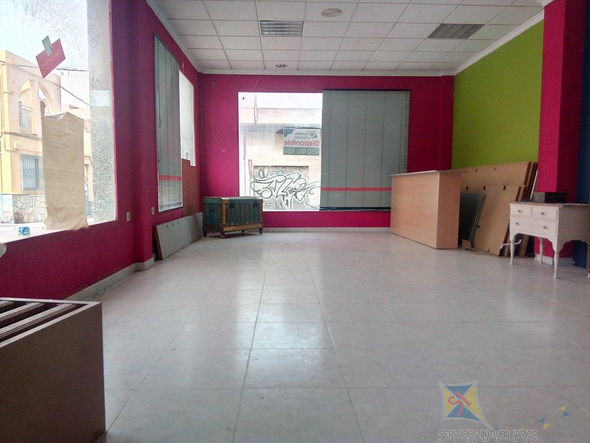 Alquiler de local comercial en Vícar