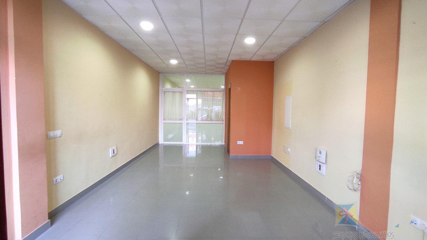 For sale of commercial in Vícar