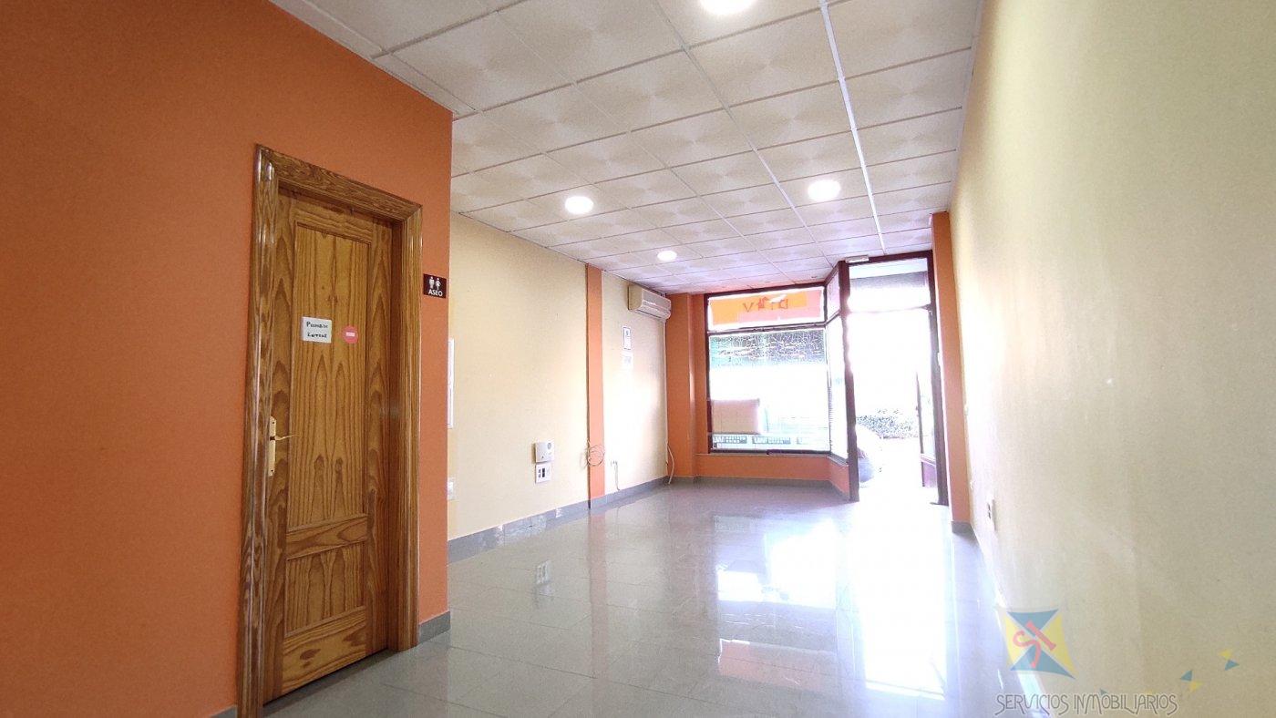For sale of commercial in Vícar