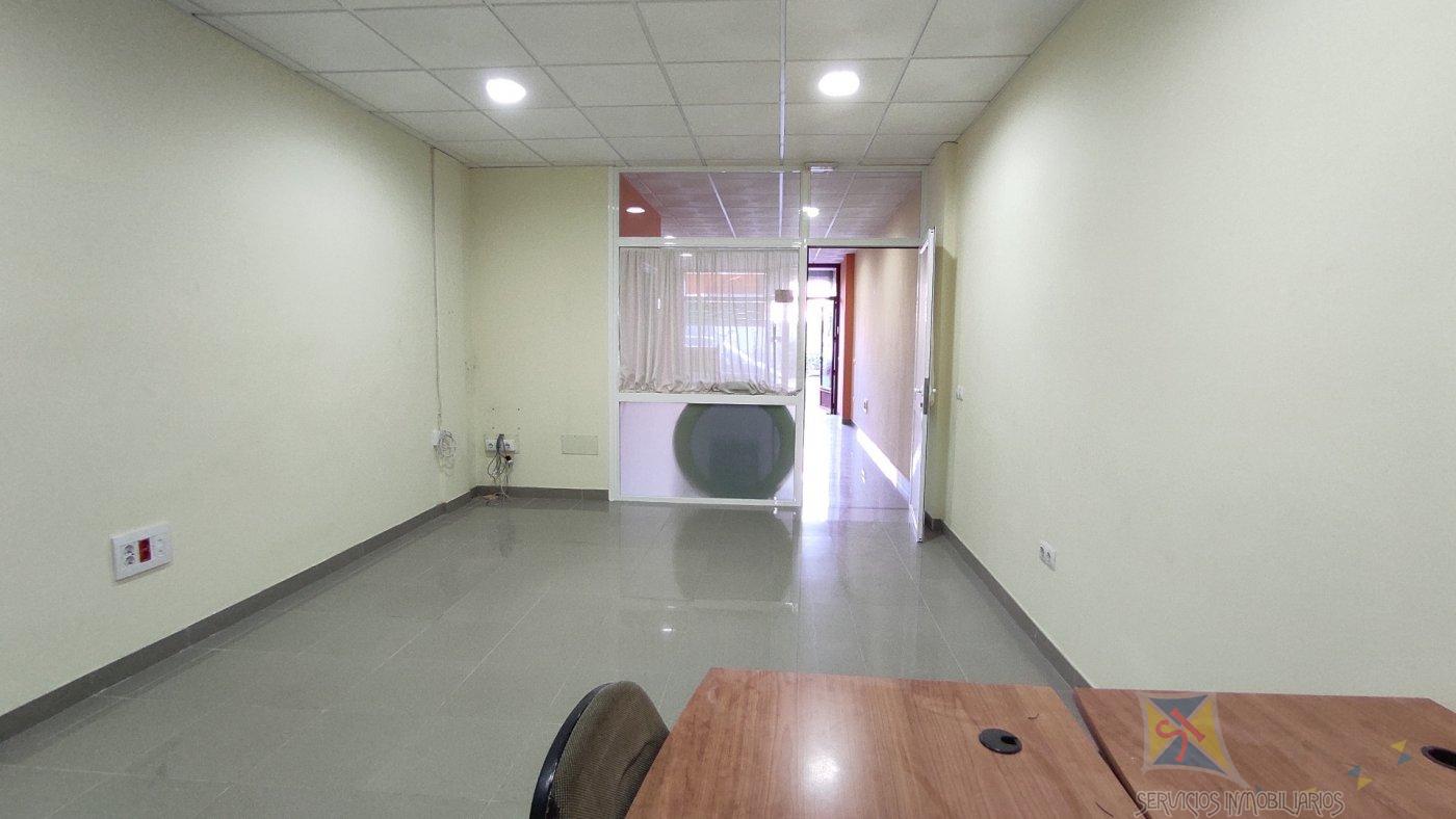 For sale of commercial in Vícar