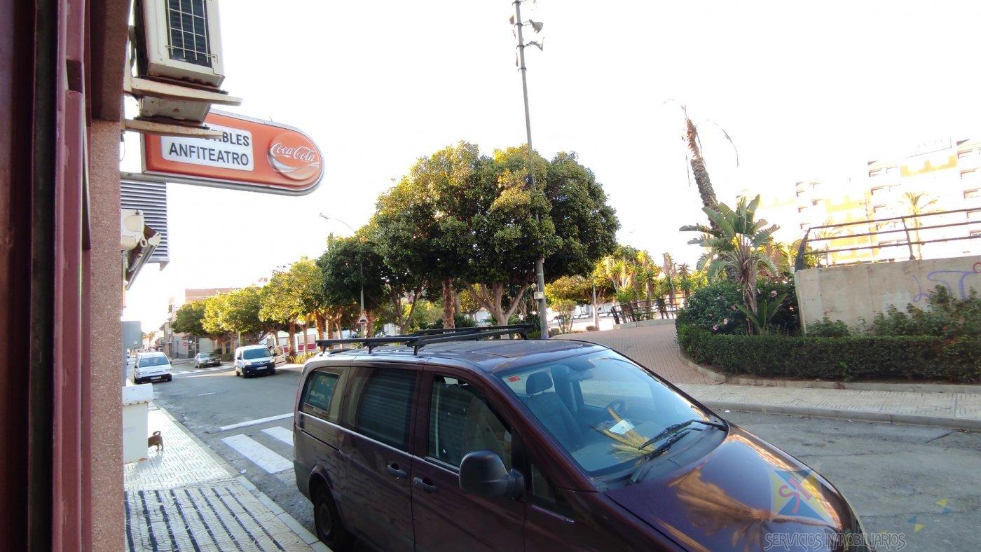 For sale of commercial in Vícar