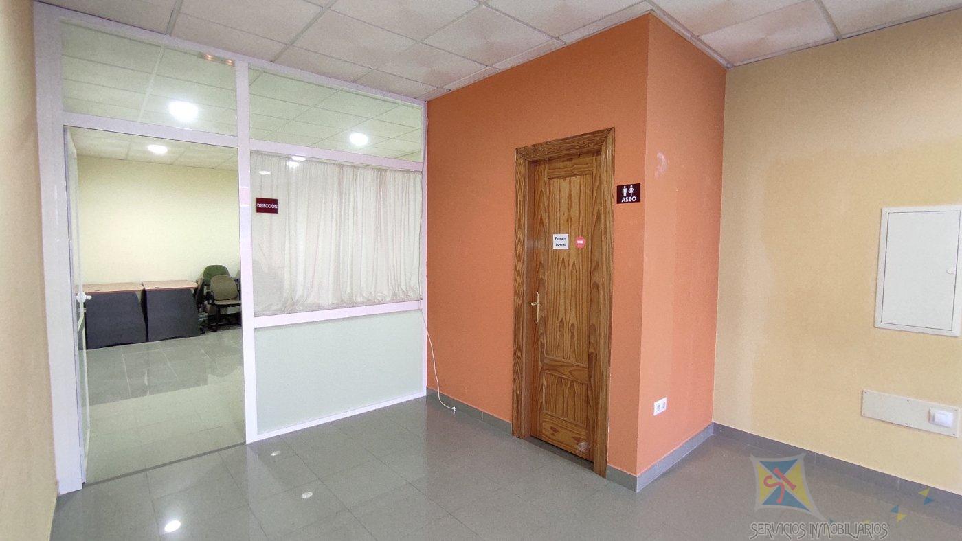 For sale of commercial in Vícar