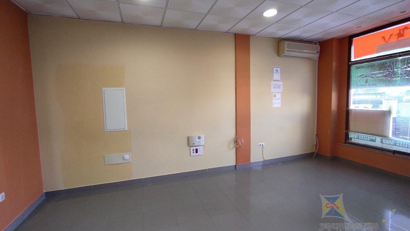 For sale of commercial in Vícar