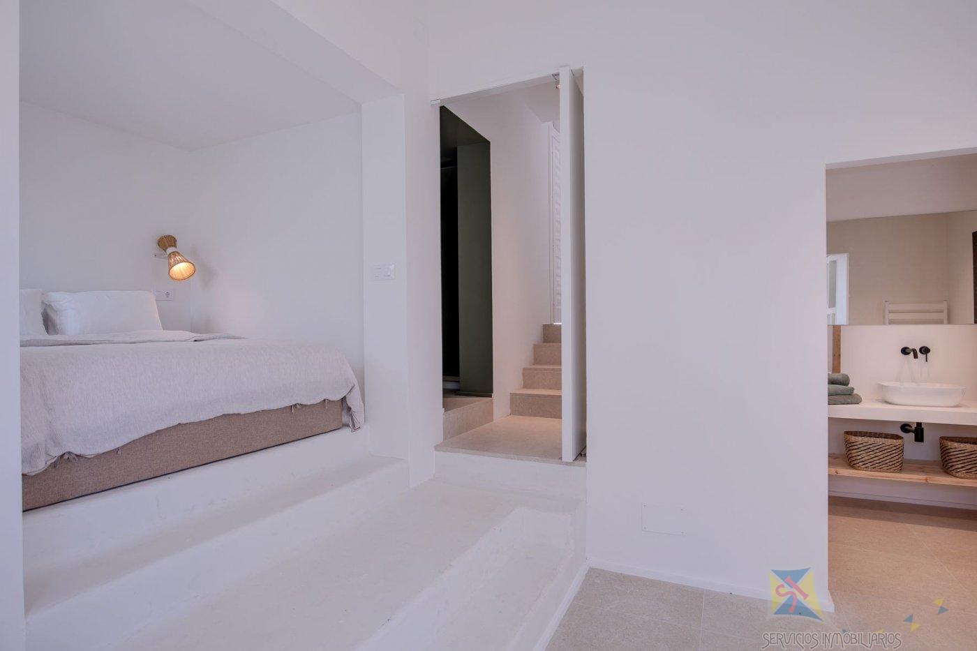 For sale of villa in Benahavís
