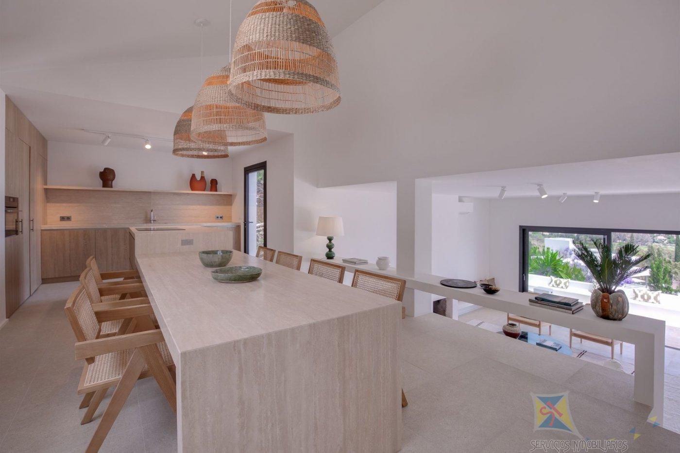 For sale of villa in Benahavís