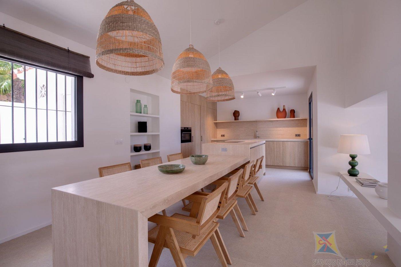 For sale of villa in Benahavís