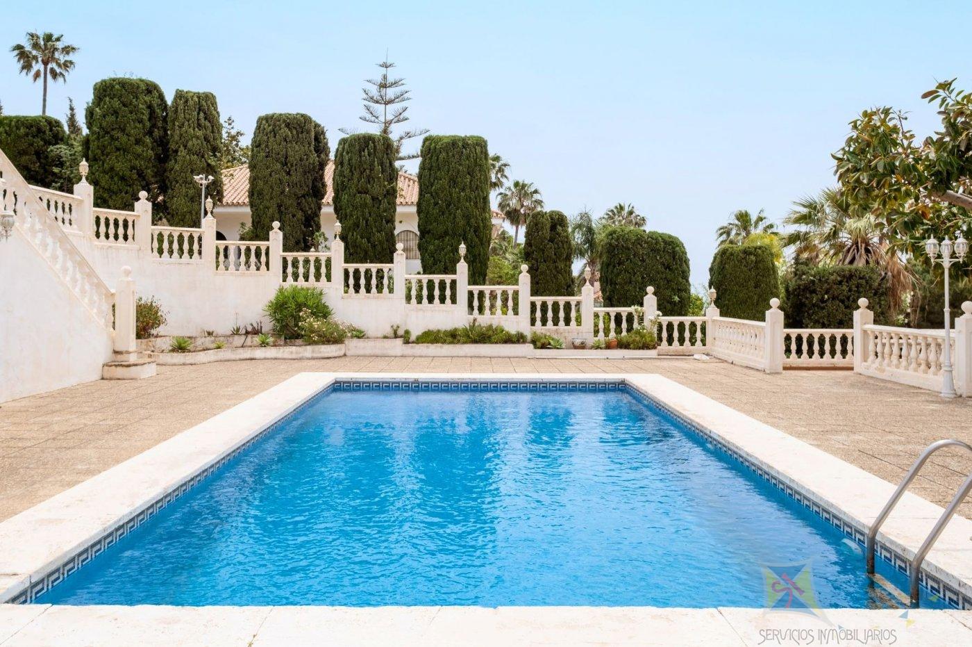 For sale of villa in Benalmádena