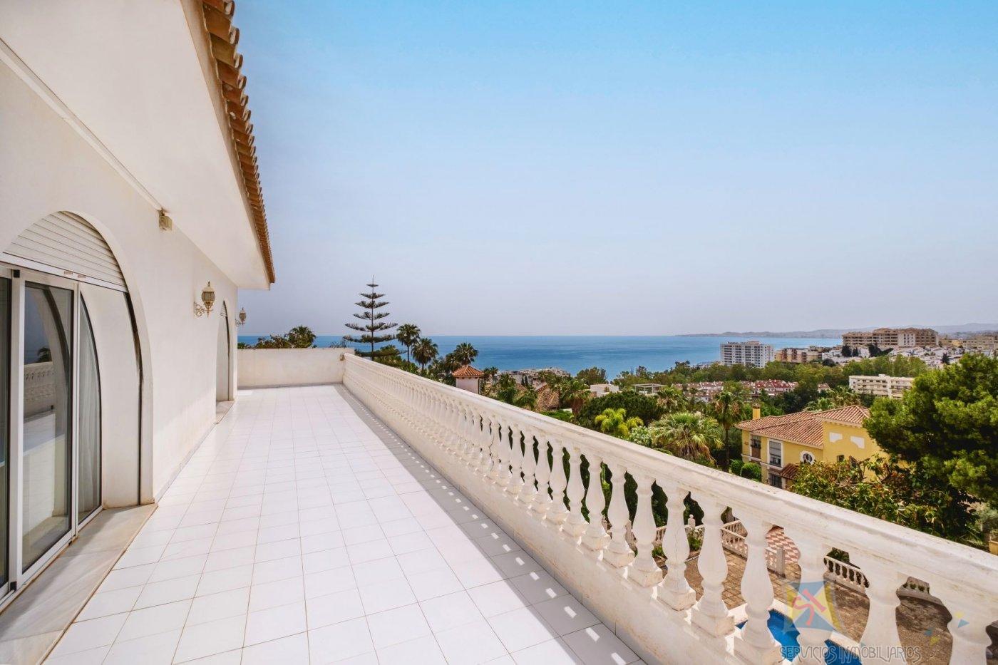 For sale of villa in Benalmádena