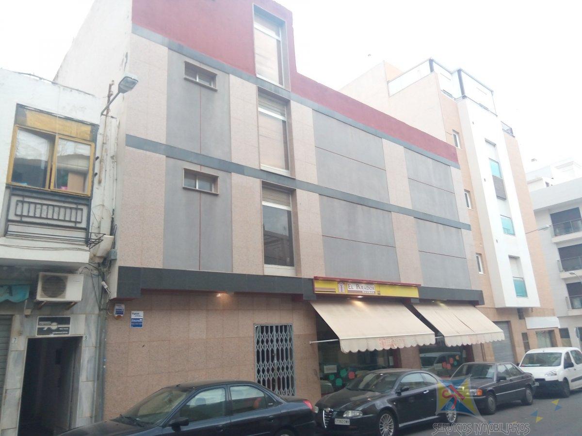 For sale of building in El Parador de las Hortichuelas