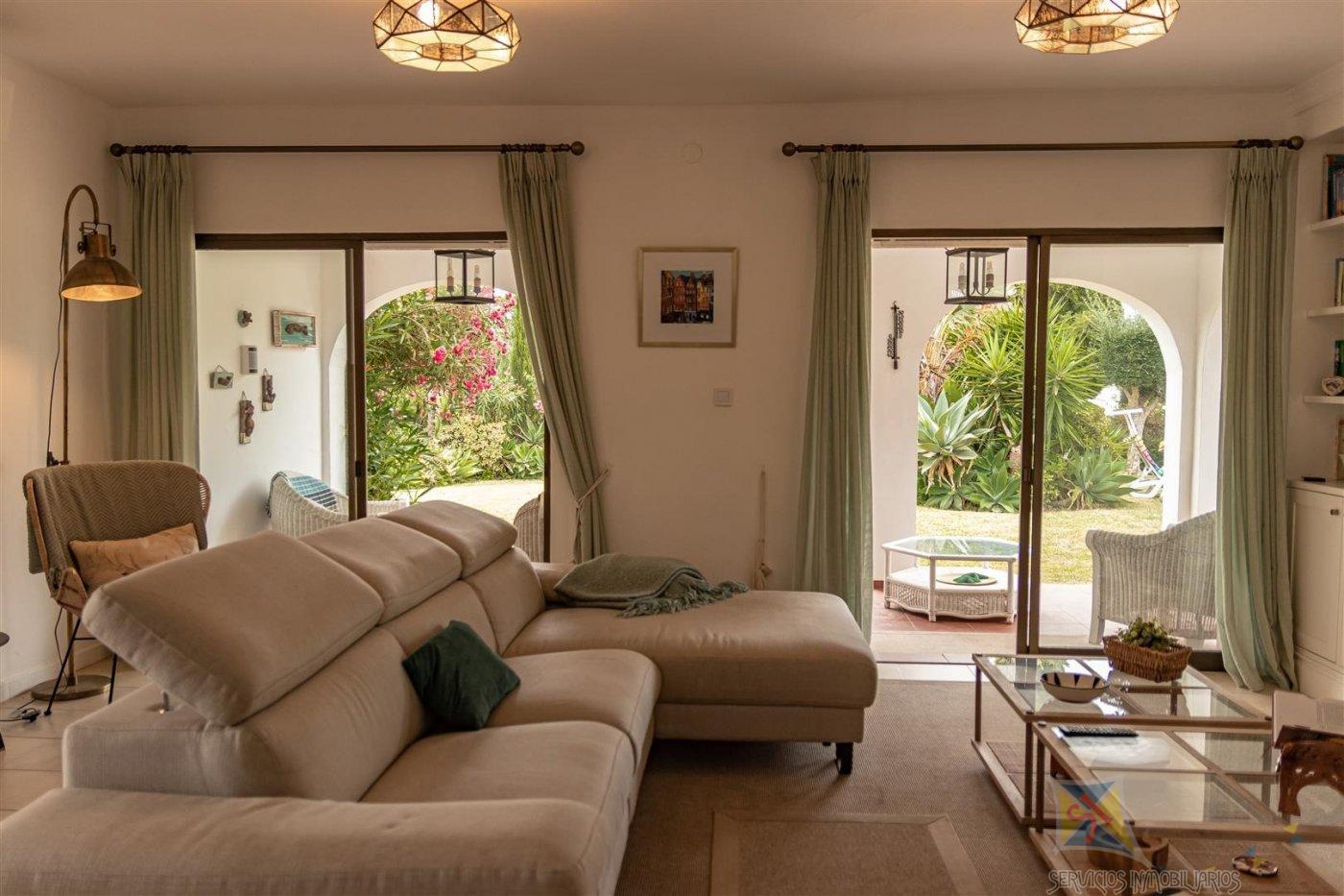 For sale of villa in Estepona