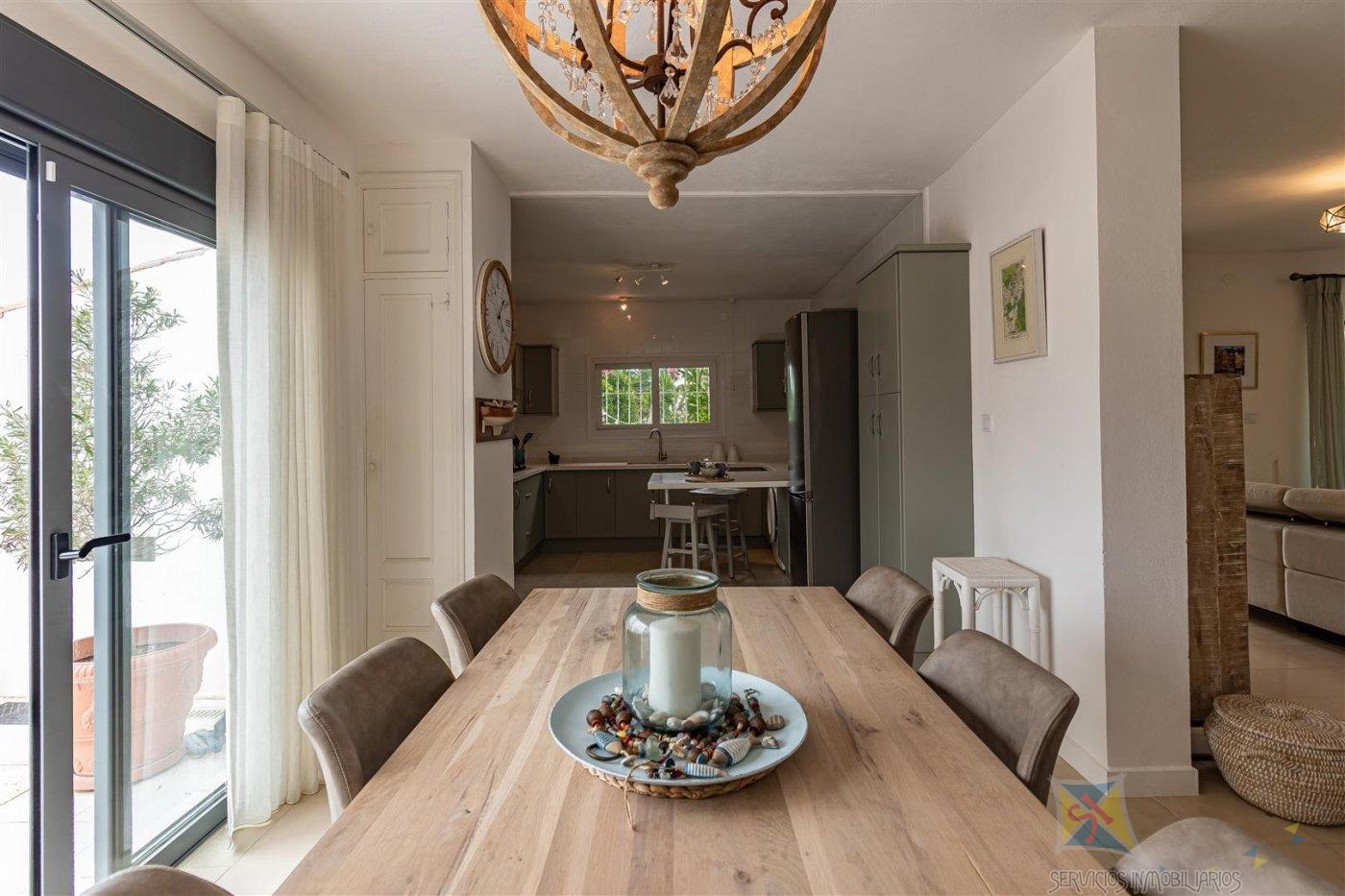 For sale of villa in Estepona