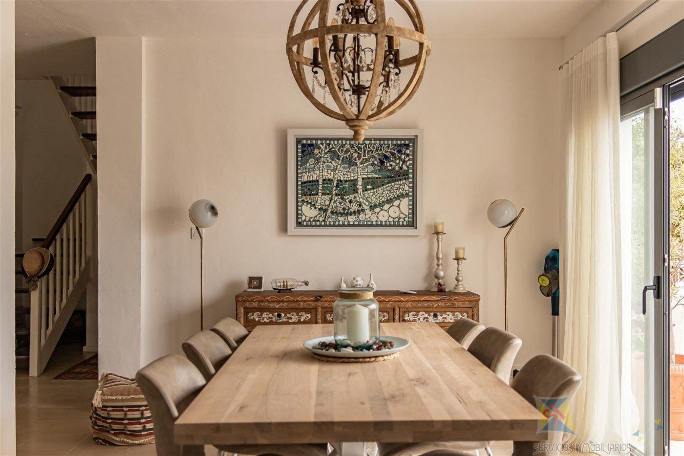 For sale of villa in Estepona