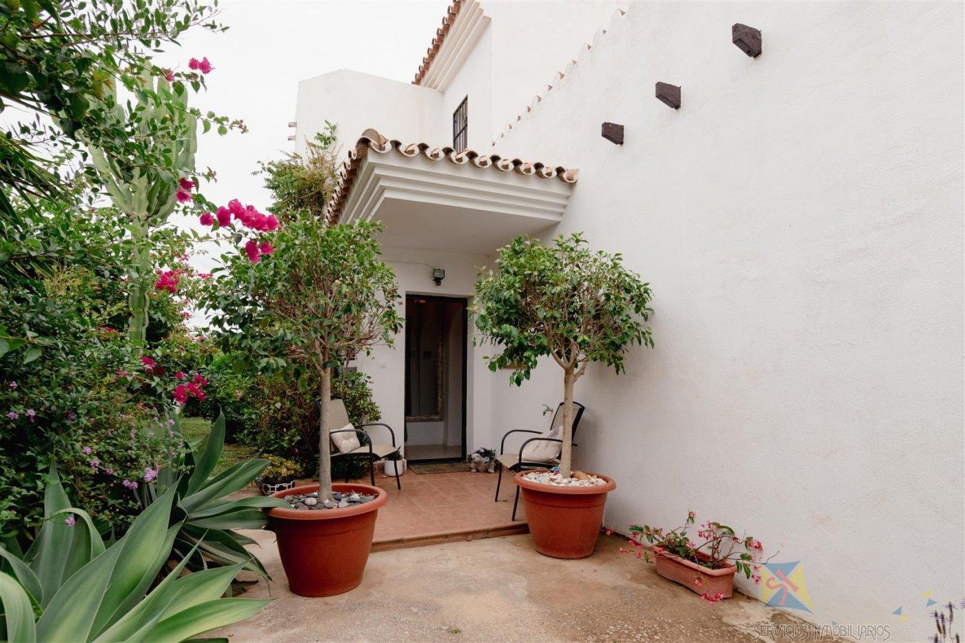 For sale of villa in Estepona