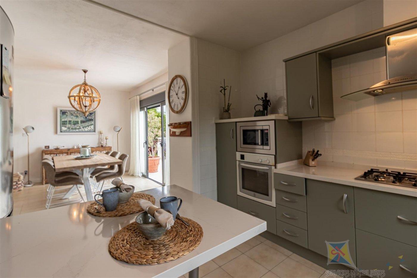 For sale of villa in Estepona